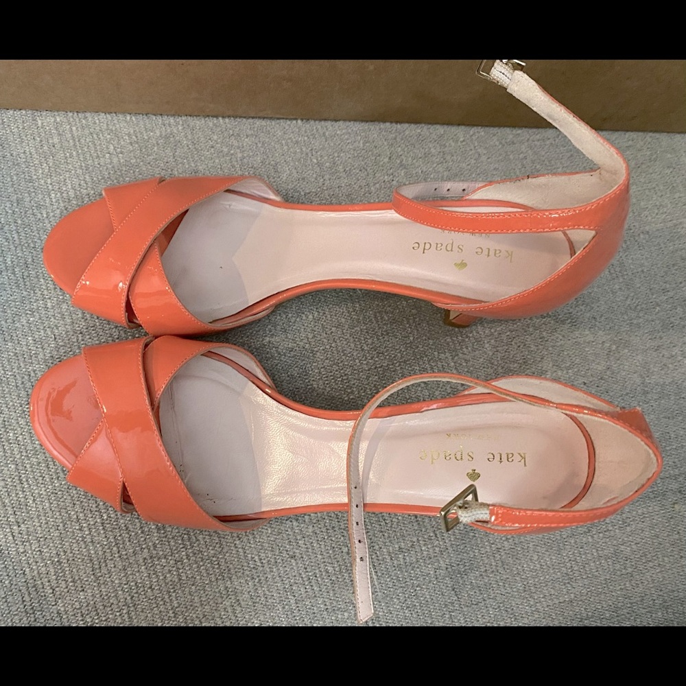 Gorgeous CORAL authentic Kate Spade heels. Good condition.